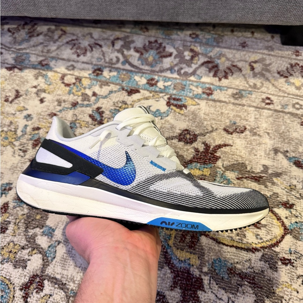 Nike Structure 25 - size 13